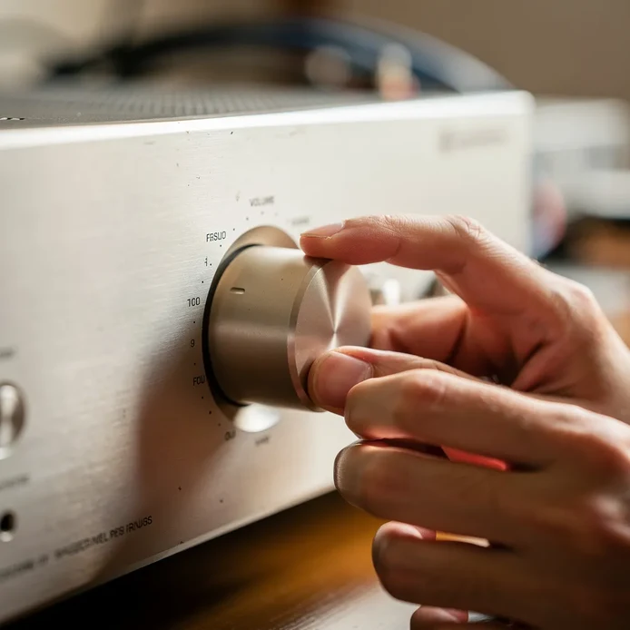Réglage manuel d'un ampli hi-fi